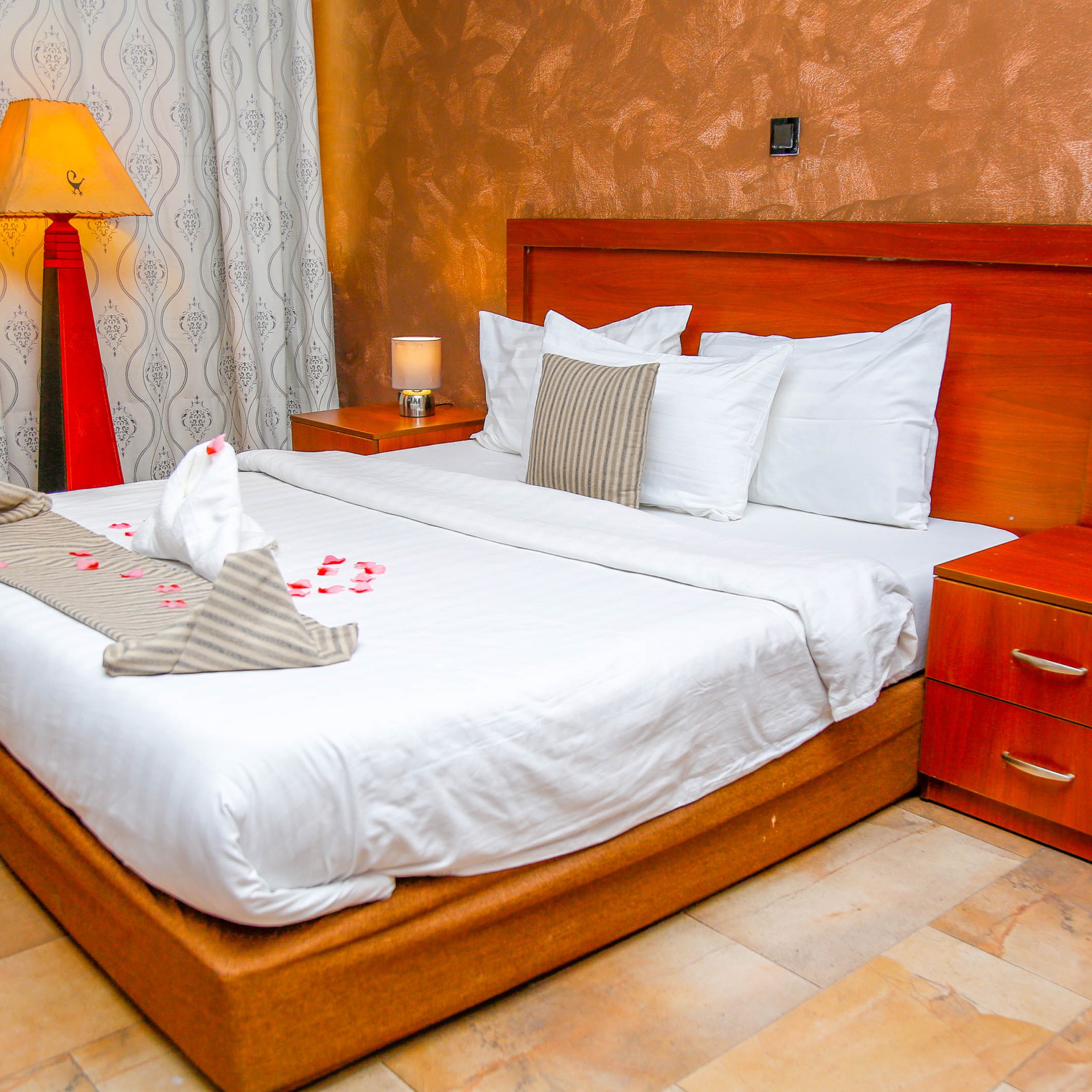 STANDARD SINGLE ROOM