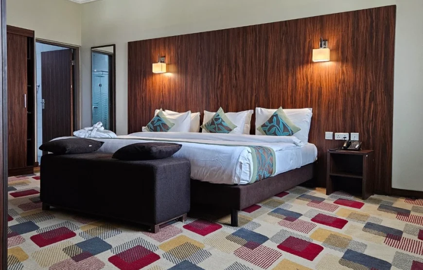 ROYAL SUITES