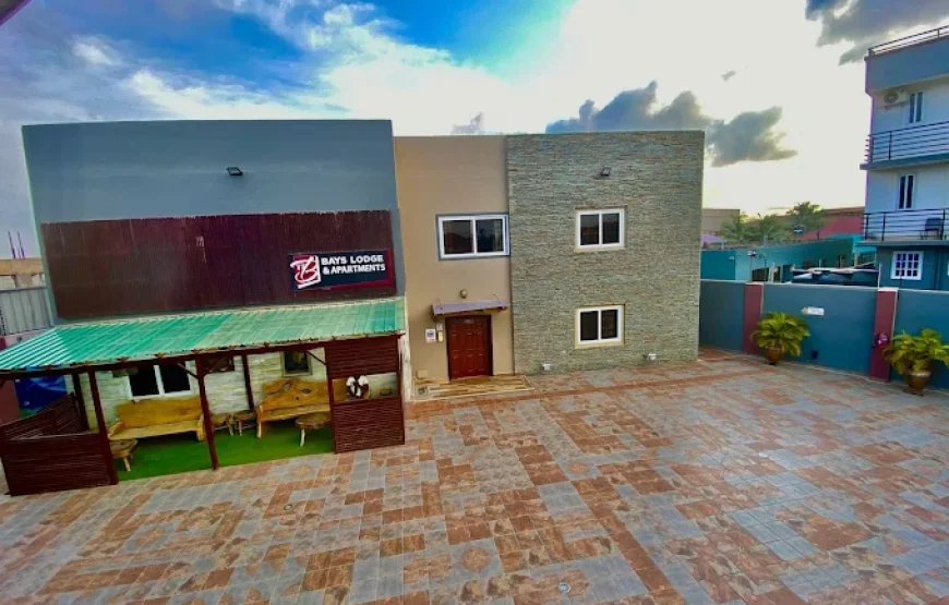 BAYS LUXURY LODGE