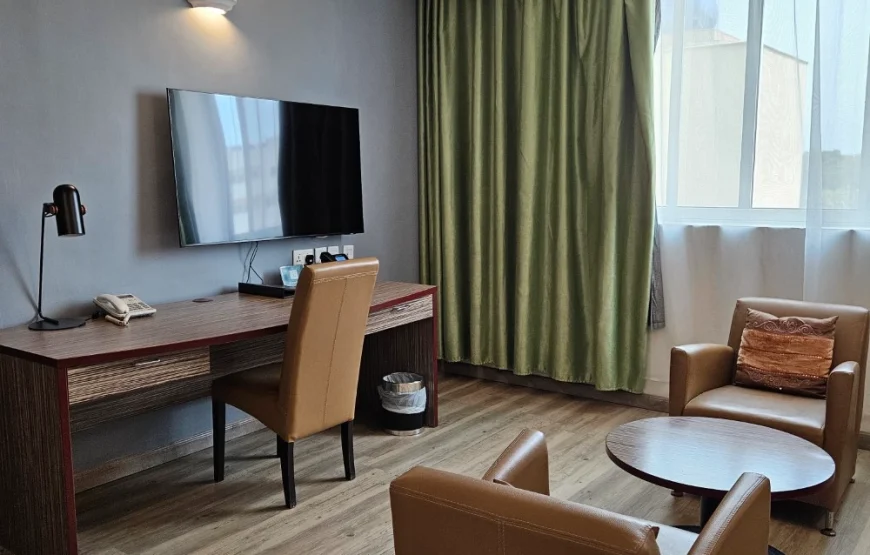 EBONY SUITE