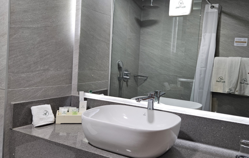 JUNIOR SUITE