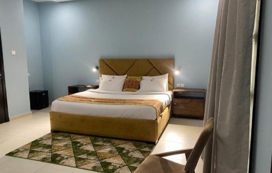 JUNIOR KING SUITE WITH PARTIAL SEA VIEW