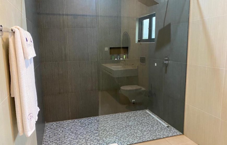 SUPERIOR KING ROOM WITH GARDEN VIEW