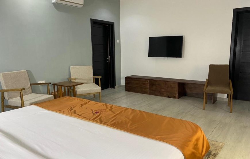 SUPERIOR KING ROOM WITH GARDEN VIEW