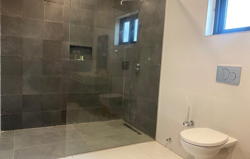 JUNIOR QUEEN SUITE WITH GARDEN VIEW