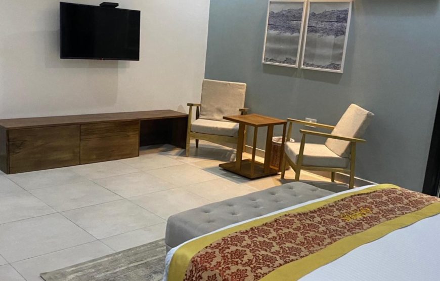 JUNIOR QUEEN SUITE WITH GARDEN VIEW