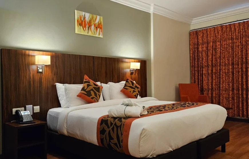 DELUXE ROOM