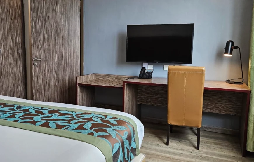 EBONY SUITE