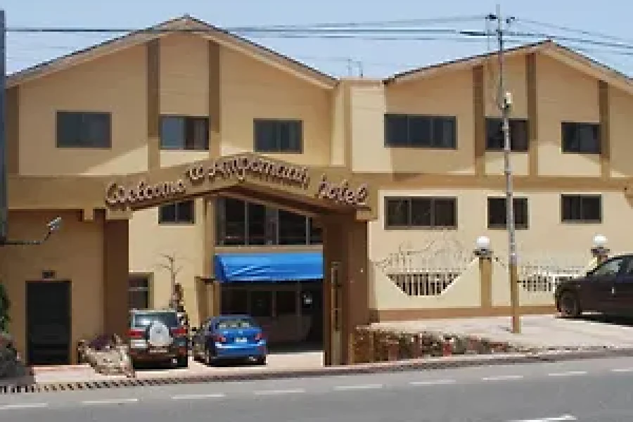 AMPOMAAH HOTEL