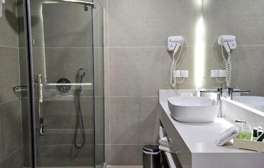 ROYAL SUITES