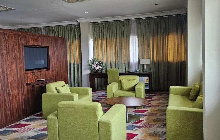 ROYAL SUITES