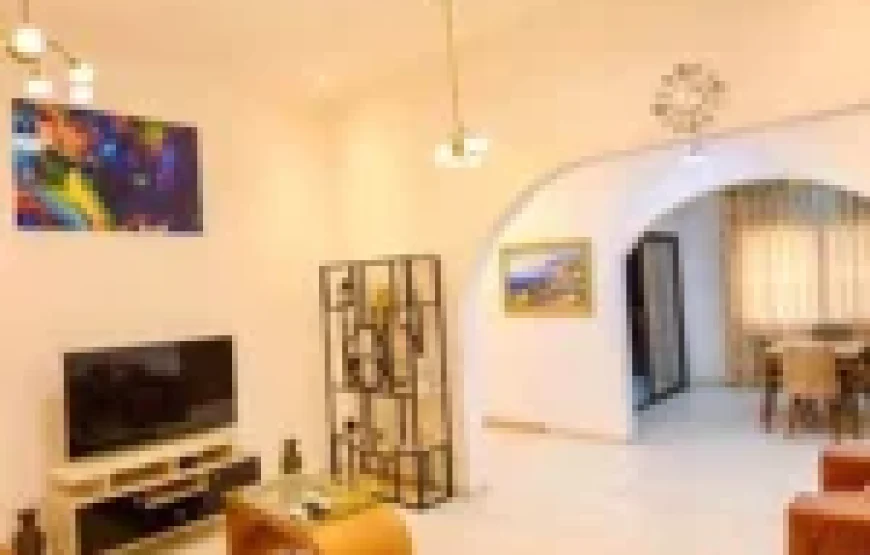3 BEDROOM APARTMENT- BAYS HOME