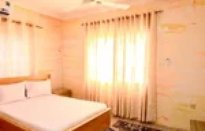 3 BEDROOM APARTMENT- BAYS HOME