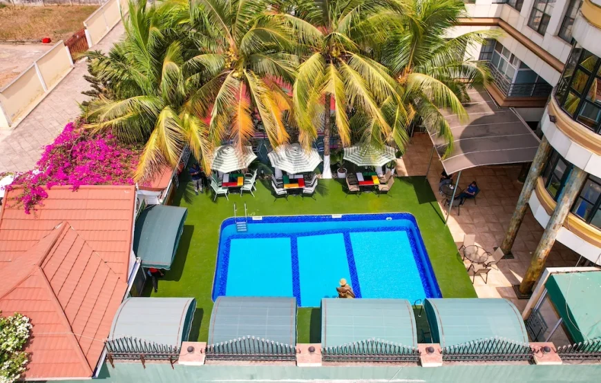 CHARLESTON HOTEL