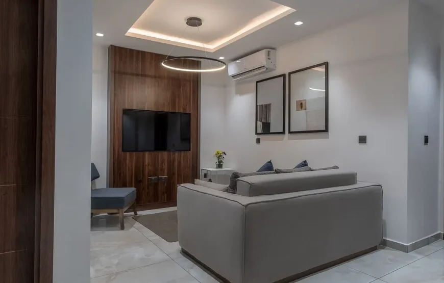 EXECUTIVE SUITE