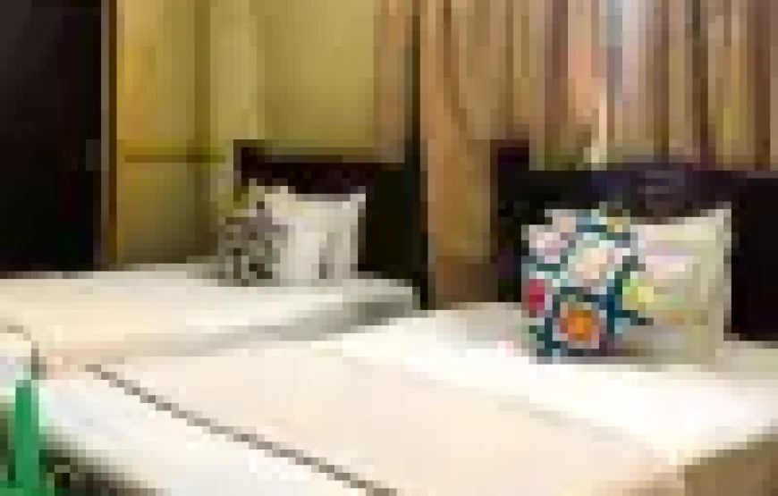 TWIN ROOM