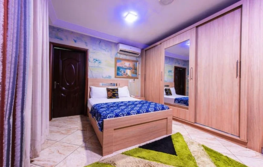 DELUXE STUDIO ROOM
