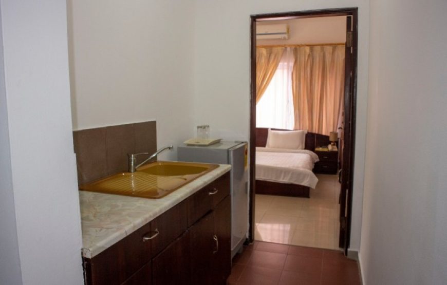 HIS MAJESTY’S HOTEL