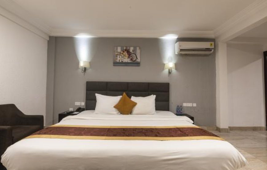 DELUXE ROOM
