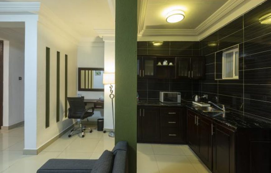EXECUTIVE SUITE ROOM