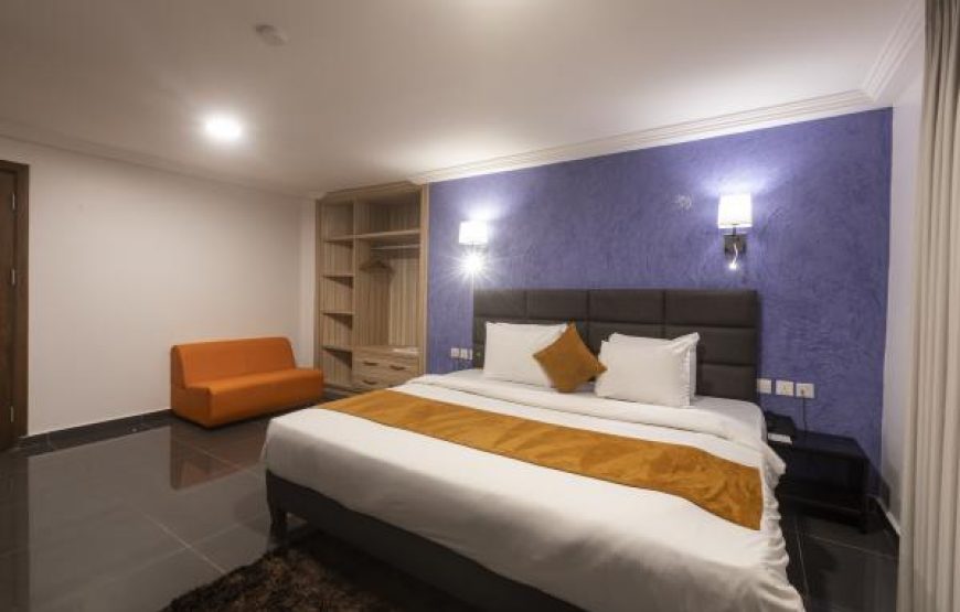 EXECUTIVE SUITE ROOM