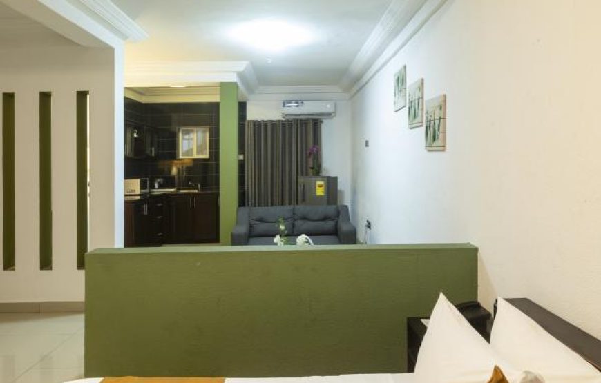 EXECUTIVE PLUS SUITE
