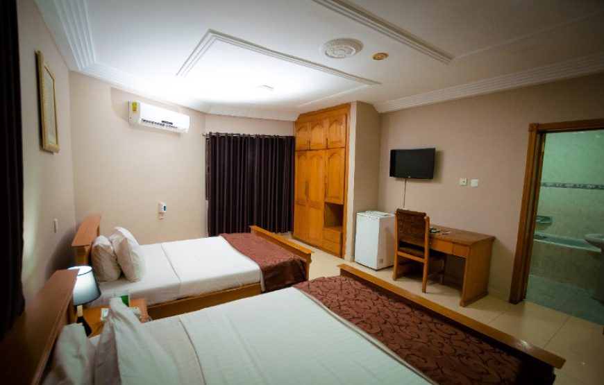 EXECUTIVE TWIN-BEDROOM