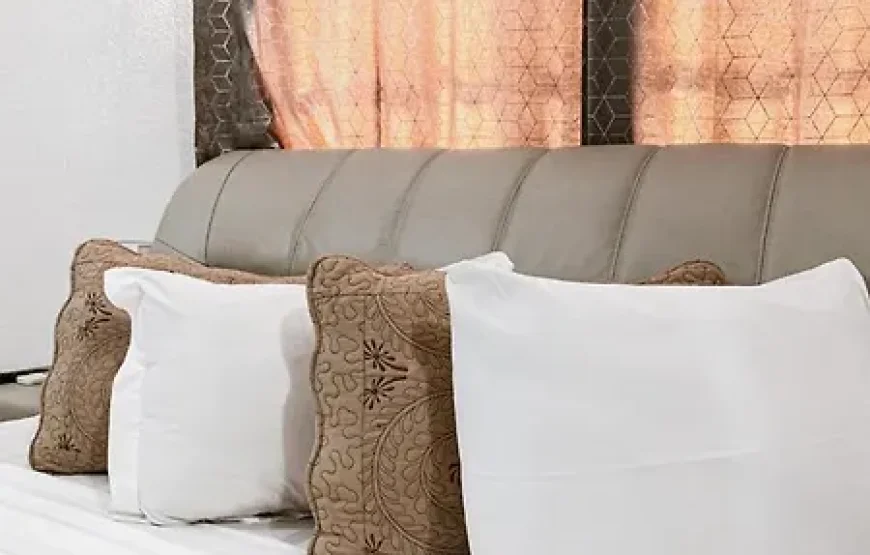 THE SUITE