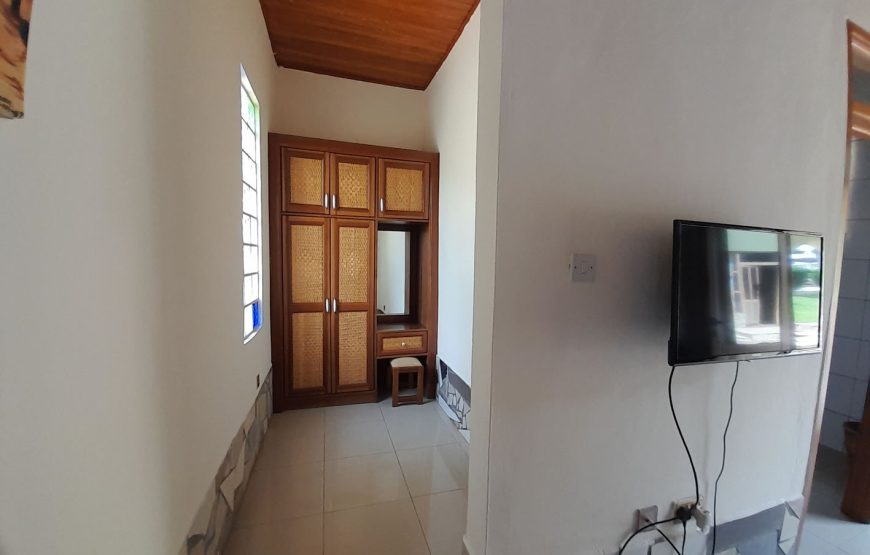 KING ENSUITE ROOM 1