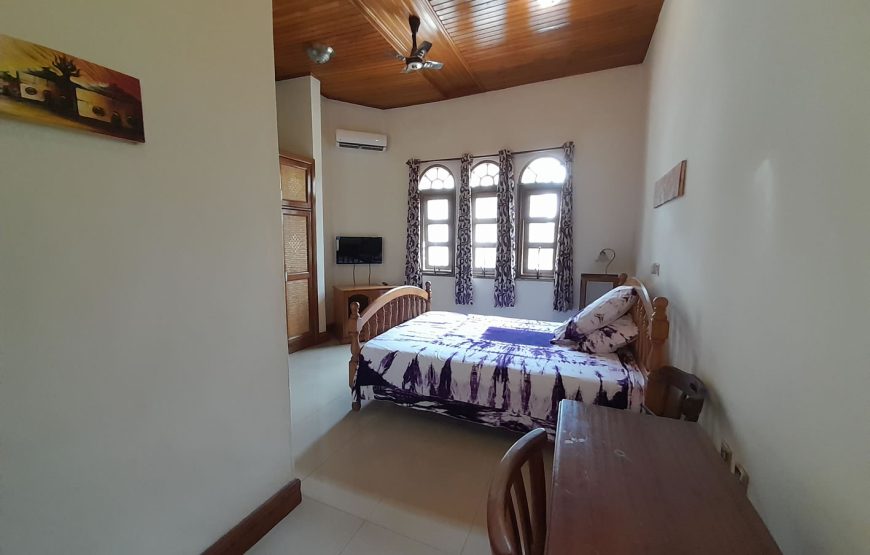 KING ENSUITE ROOM 2