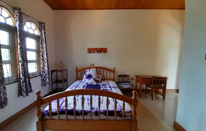 KING ENSUITE ROOM 2