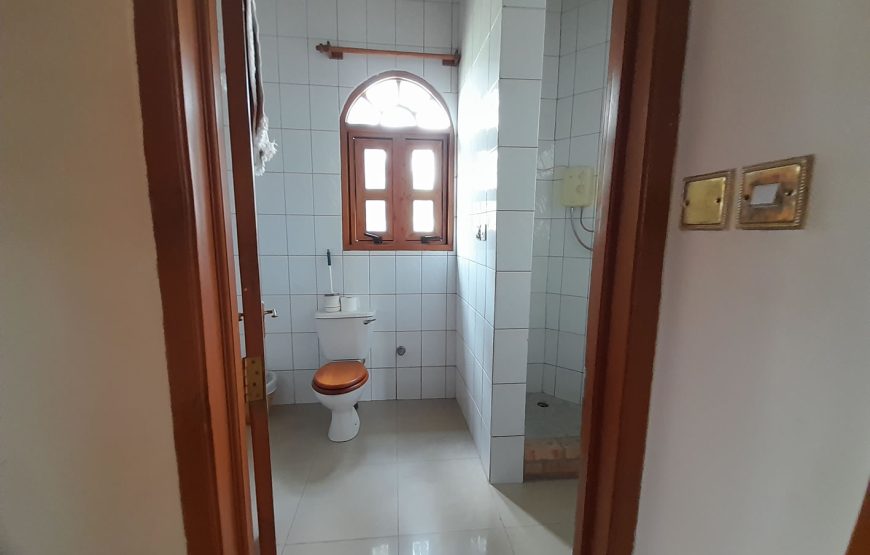 KING ENSUITE ROOM 3