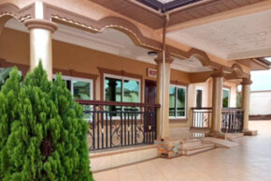 DE-CARTOS HOTEL