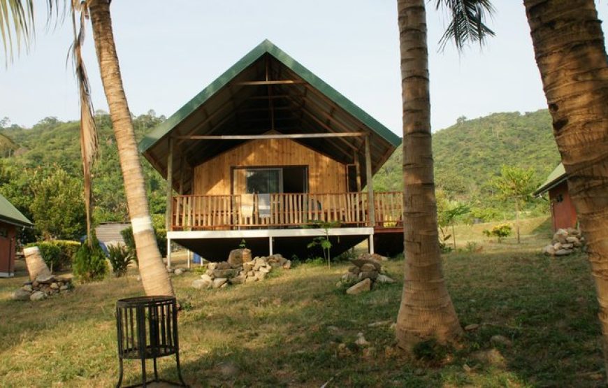LODGE HUMMINGBIRD-LAKE BOSOMTWE