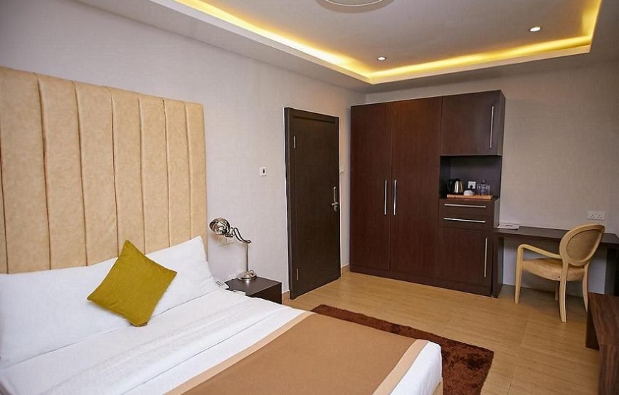EXECUTIVE SUITE