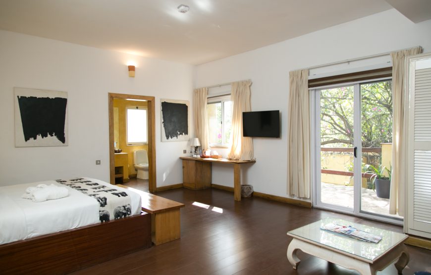EXECUTIVE ROOMS