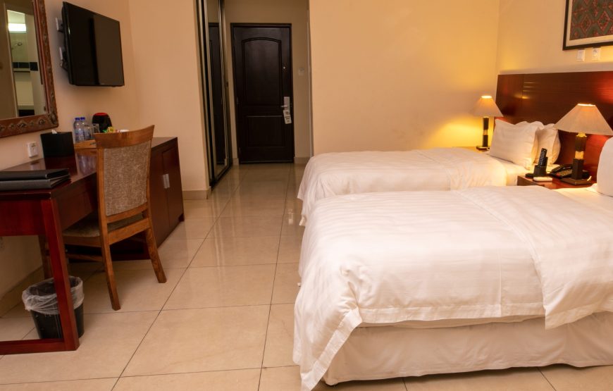 LA PALM ROYAL BEACH HOTEL