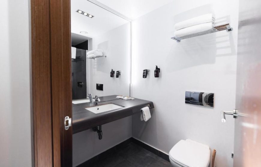 STANDARD DOUBLE ROOM