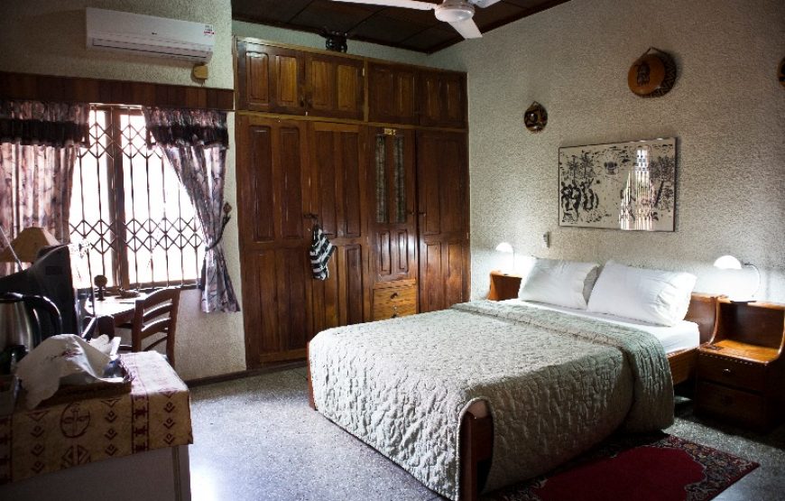 THE CARVERS ROOM