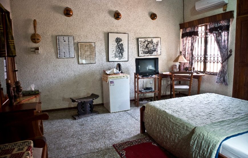 THE CARVERS ROOM