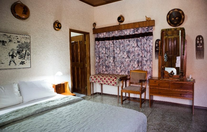 THE CARVERS ROOM