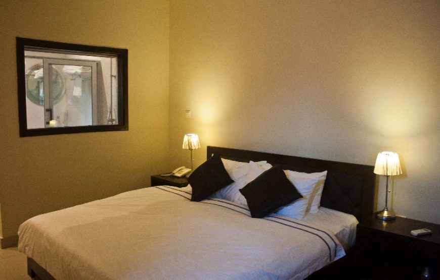 DELUXE QUEEN ROOM