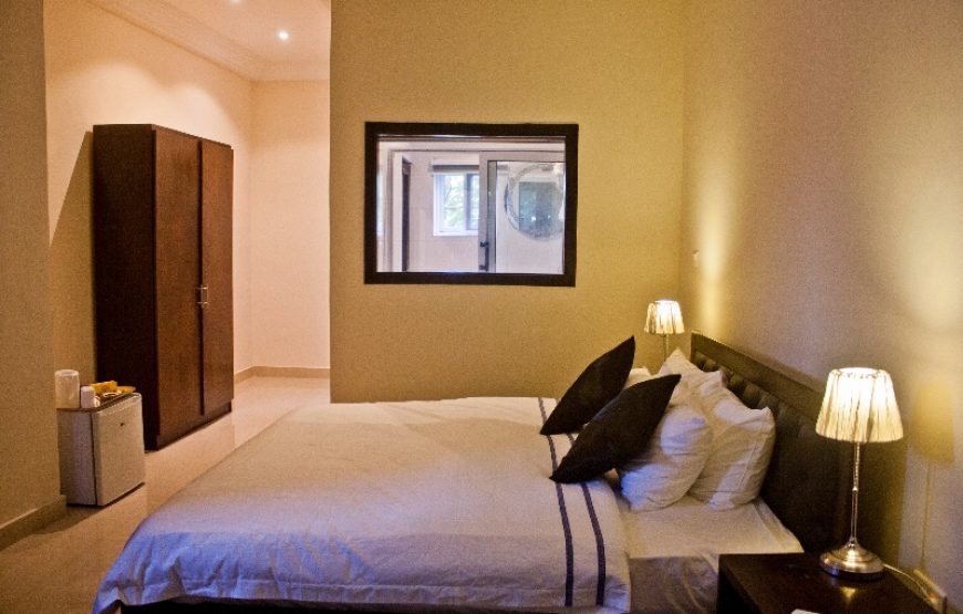 DELUXE QUEEN ROOM