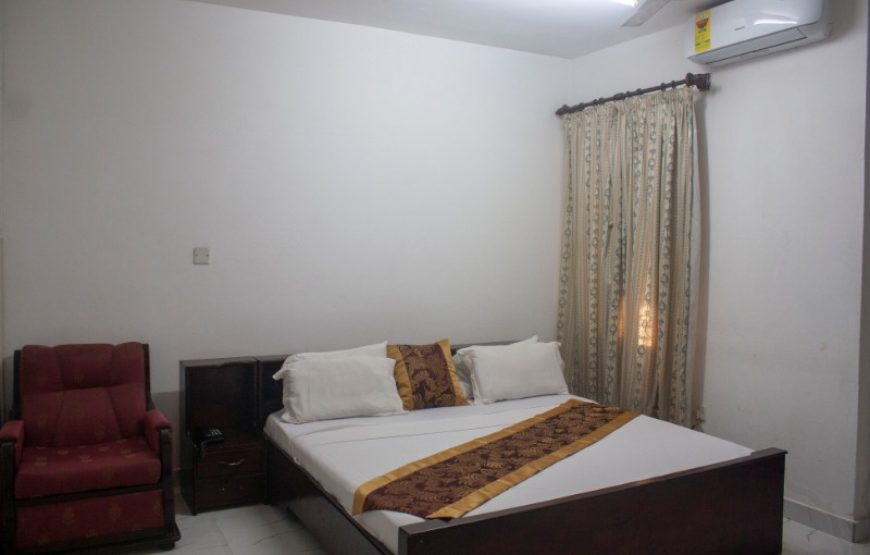 STUDIO ROOM