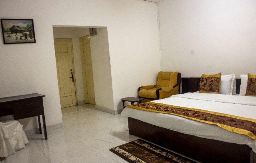 STUDIO ROOM