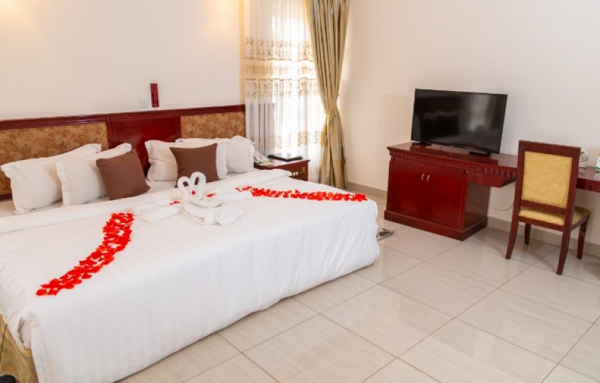 EXECUTIVE SUITE