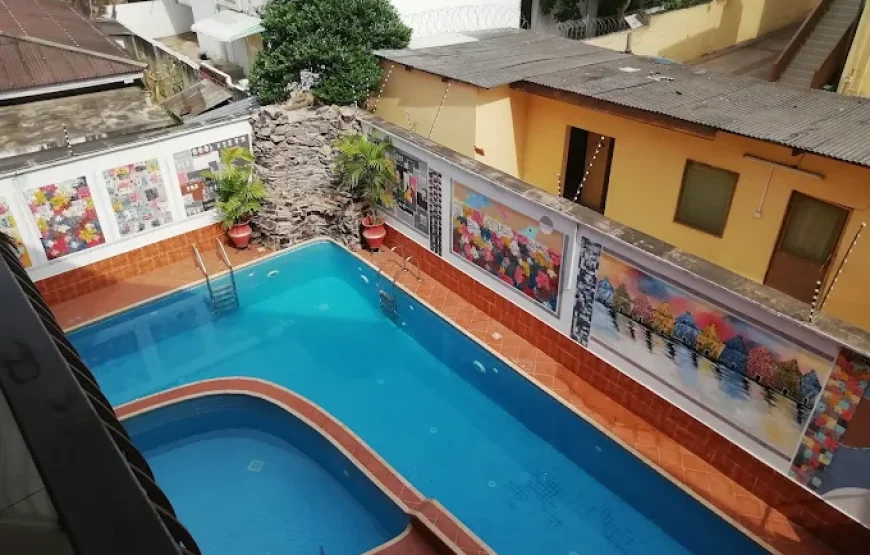 MAXLOT HOTEL