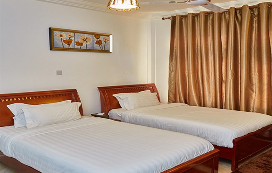 TWIN BEDROOM