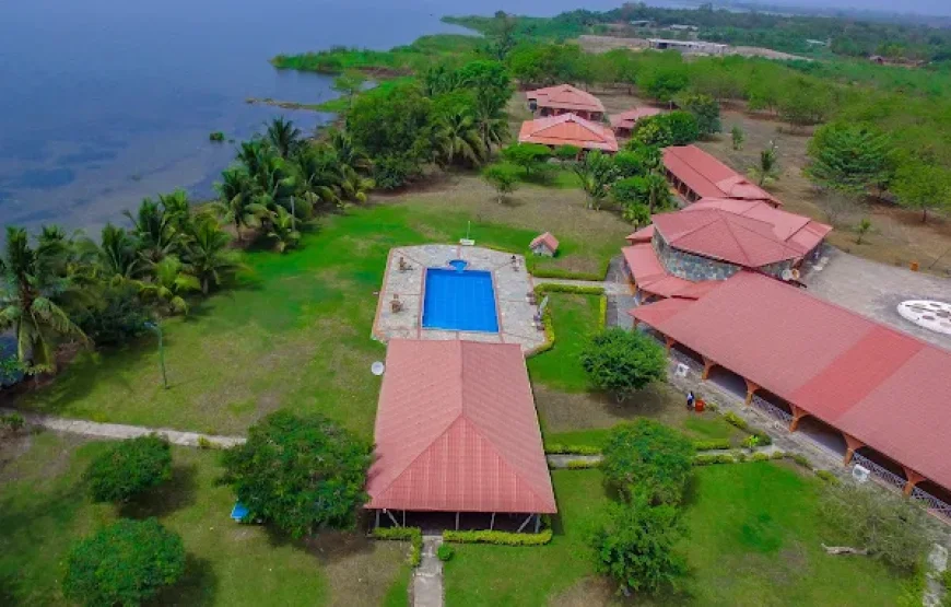 MEKANDI RIVERSIDE RESORT