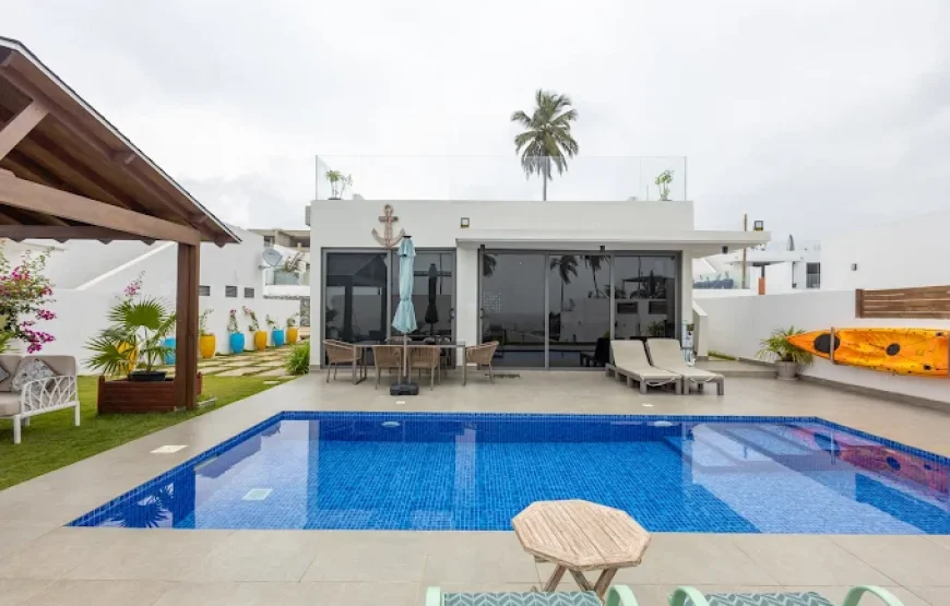TILL’S BEACH RESORT